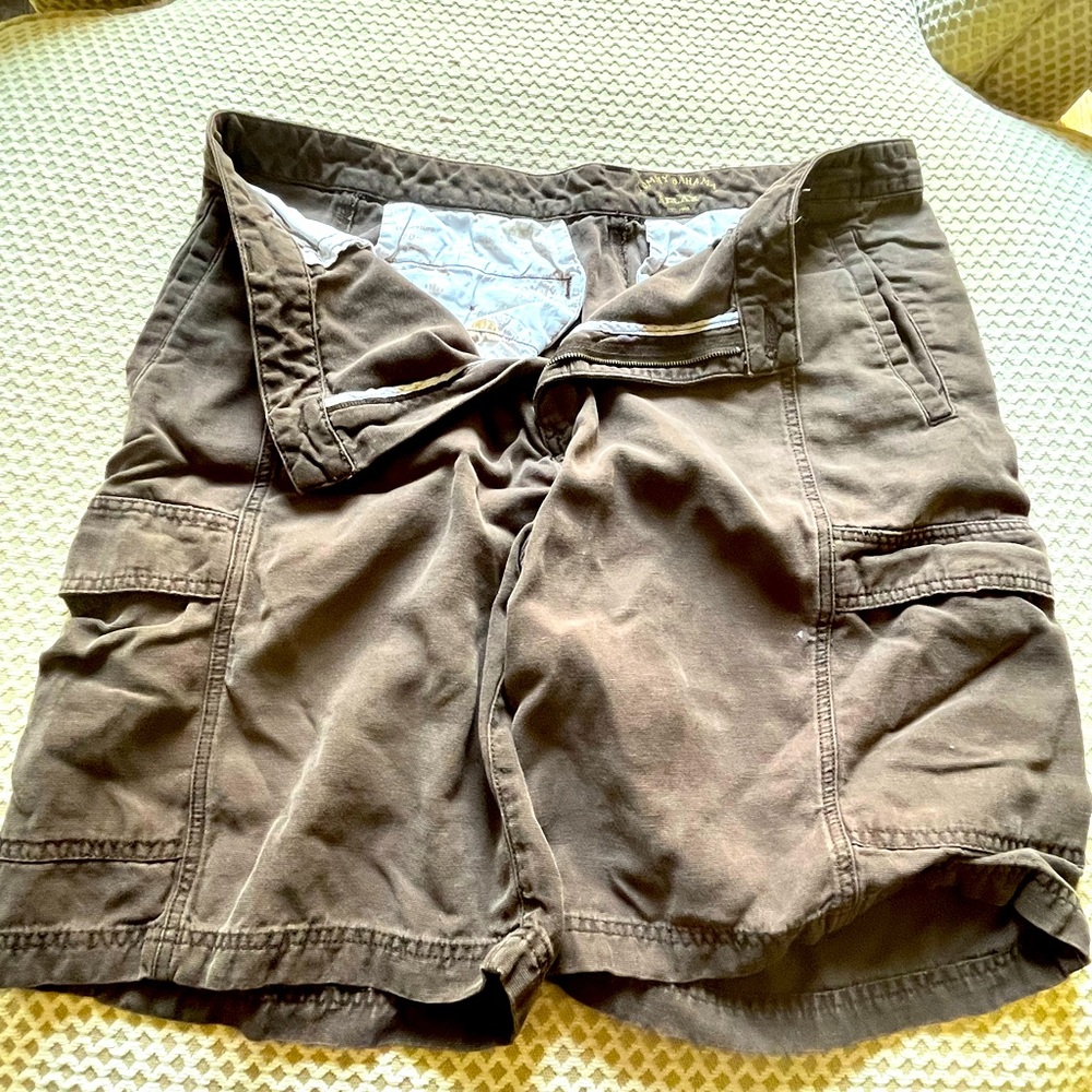 Size 38 Tommy Bahama Relax Cargo Shorts